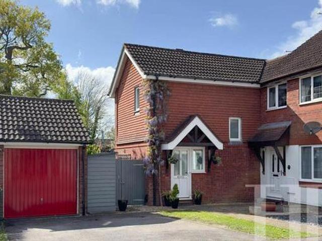 House for sale in Bewbush, Crawley