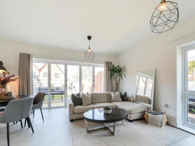 House for sale in Crowthorne