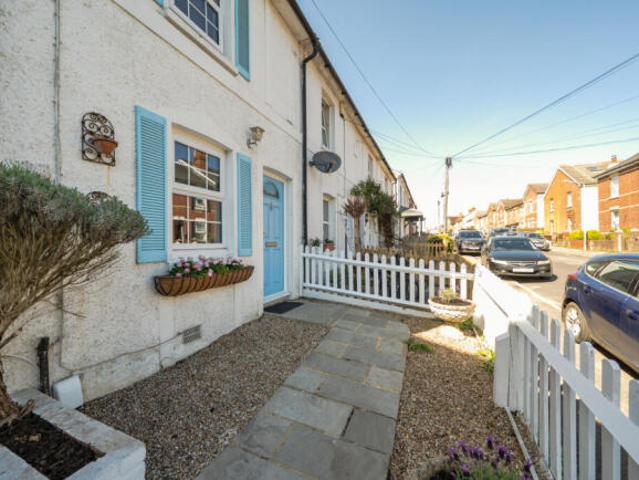 Cottage for sale in Southborough, Sandown Park