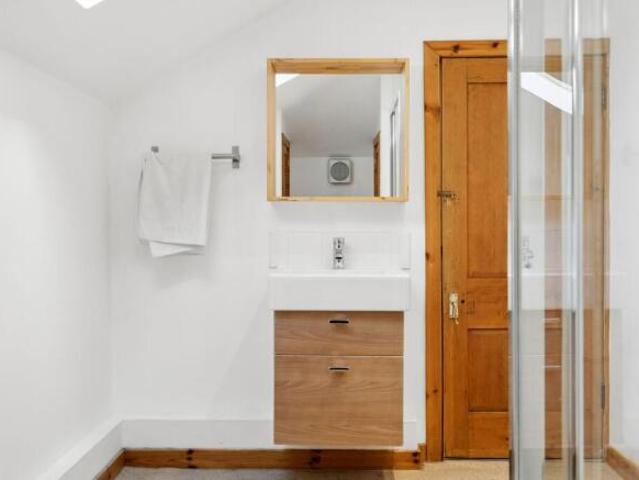 Cottage for sale in Whiteinch, Scotland
