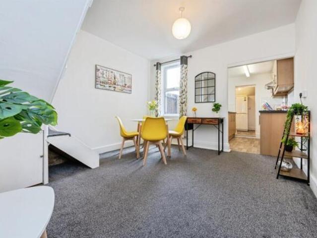 Cottage for sale in Fenlake, Bedford