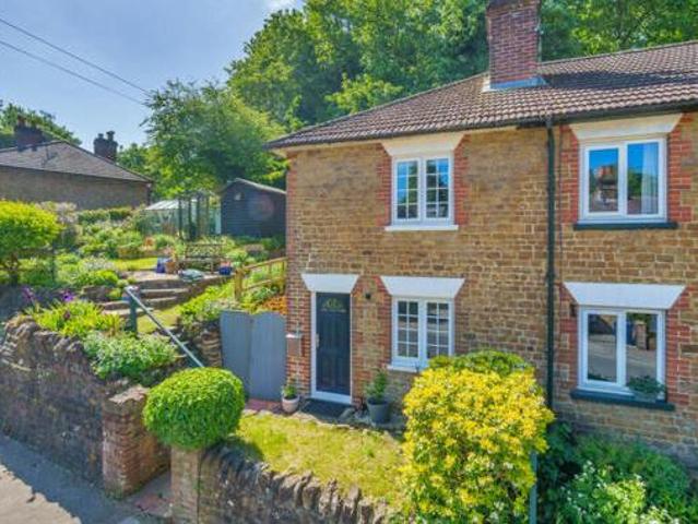 House for sale in Holloway Hill, Waverley