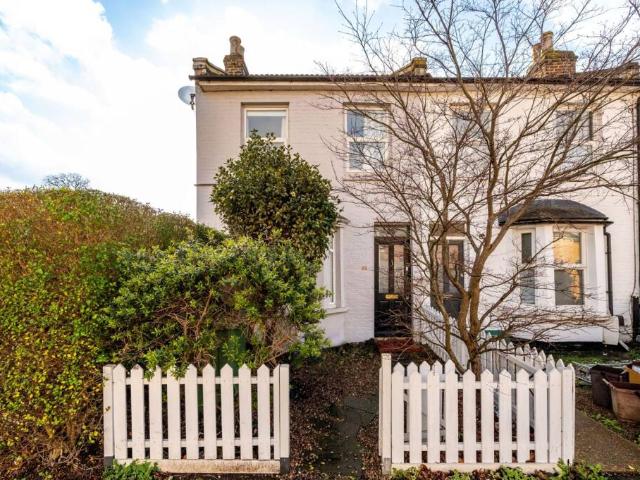 Terraced House for sale in New Malden