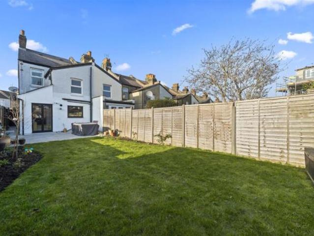 Cottage for sale in Muswell Hill, Greater London