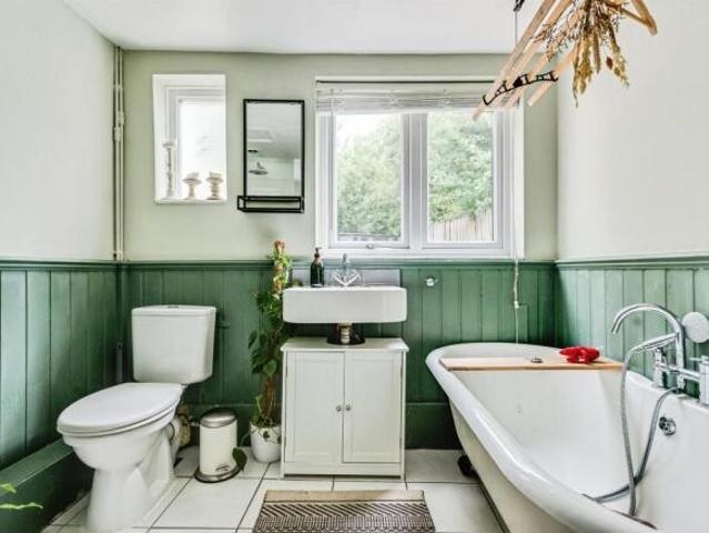 Cottage for sale in Swindon