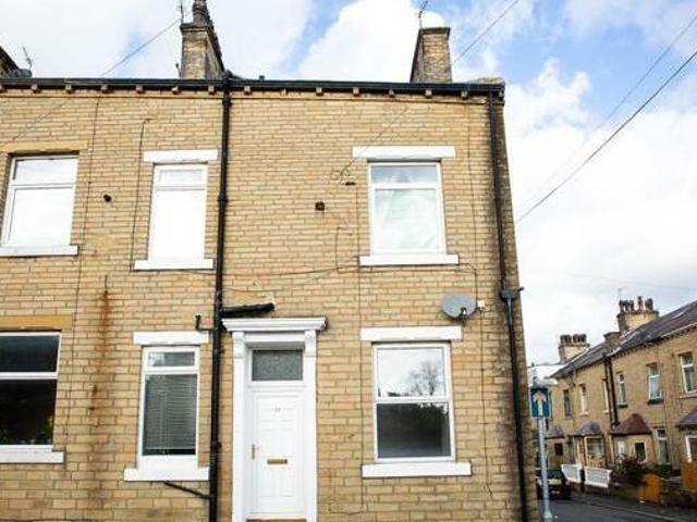 House for sale in Akroydon, Halifax