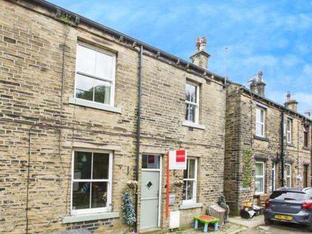 House for sale in Halifax, West Yorkshire