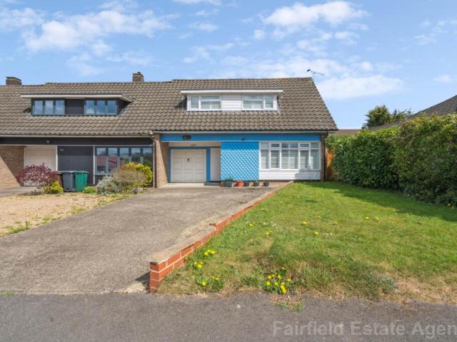 Terraced House for sale in Carpenders Park