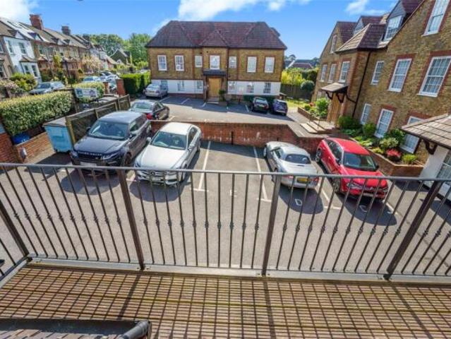 Apartment for sale in Bushey