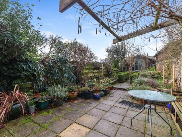 Cottage for sale in St Albans, Five Acres