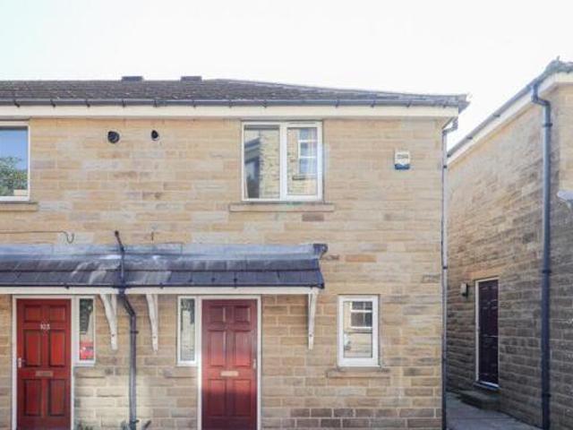 House for sale in Huddersfield, West Yorkshire