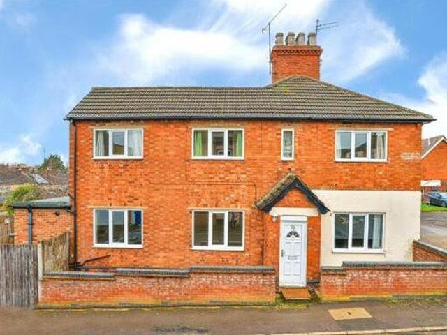 House for sale in Brambleside, Kettering