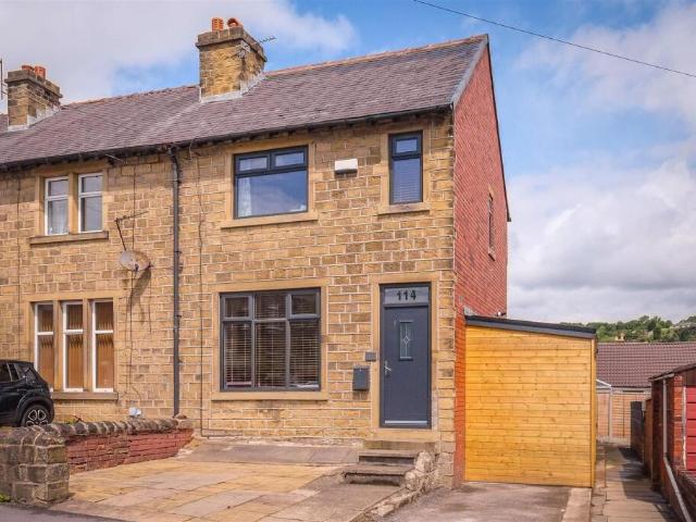 Terraced House for sale in Longwood