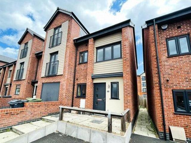 House for sale in Elmfield, Leicestershire