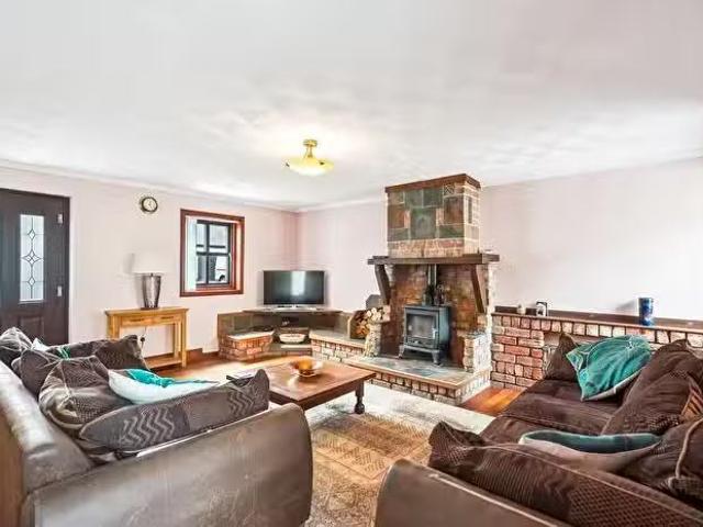 House for sale in Dalmary