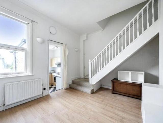 Cottage for sale in London Borough of Merton, Mitcham