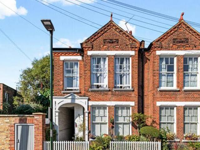 House for sale in Deepcut, Surrey