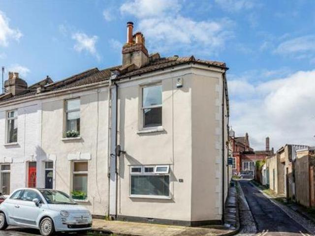 House for sale in Feckenham, City Of Bristol