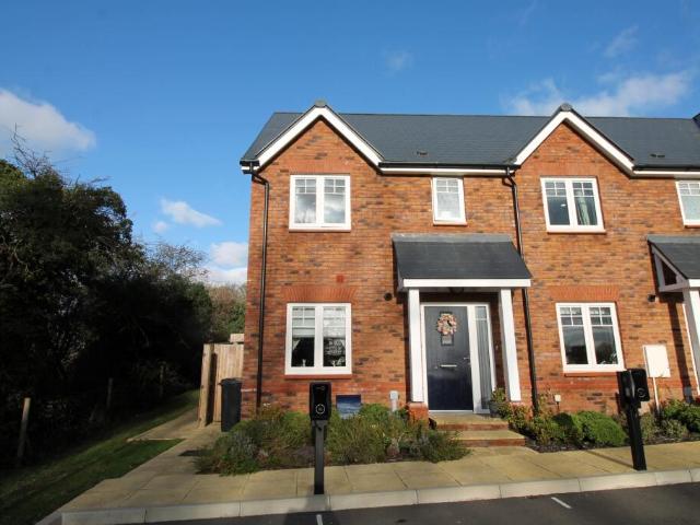 Cottage for sale in Gloucester, Gloucestershire