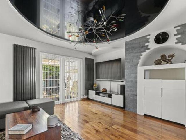 House for sale in Twickenham, Greater London