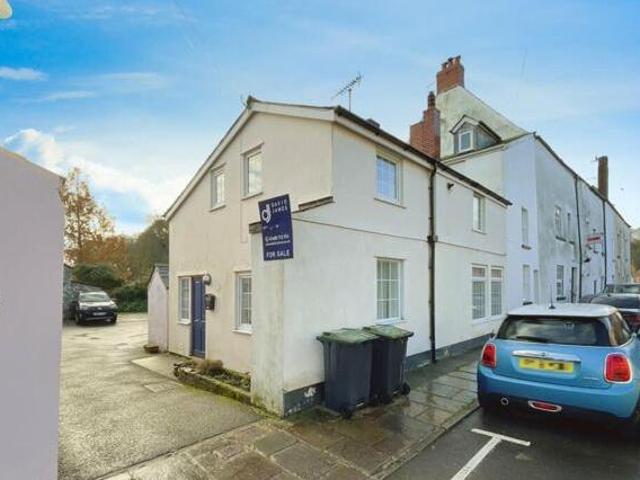 House for sale in Llanbadoc, Wales
