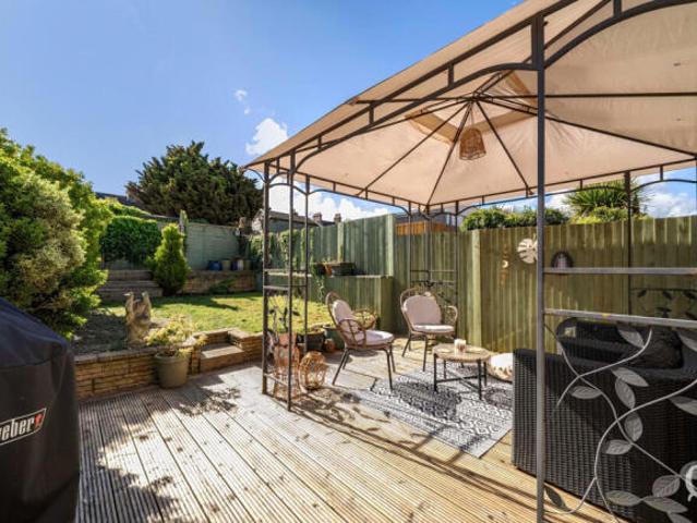 Cottage for sale in Grove Park, Swale
