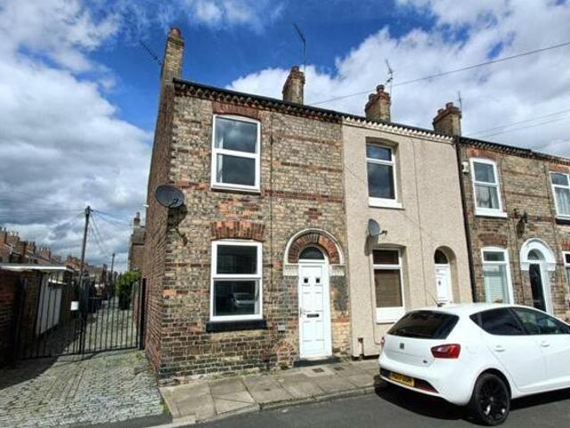 House for sale in Holgate, High Field