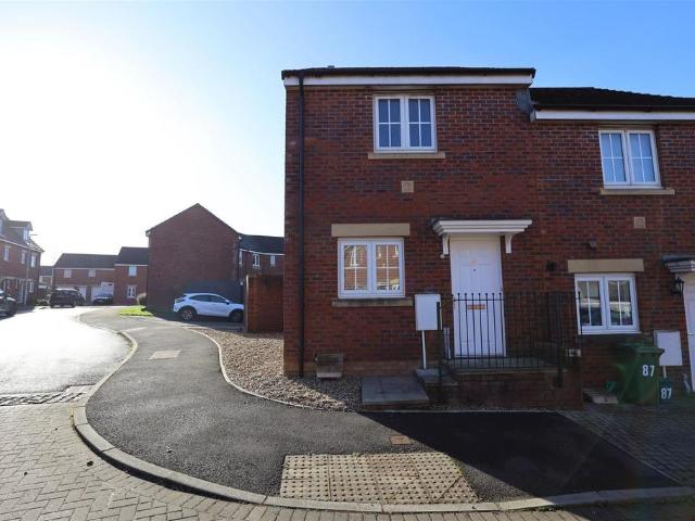 House for rent in Bryncae, Wales