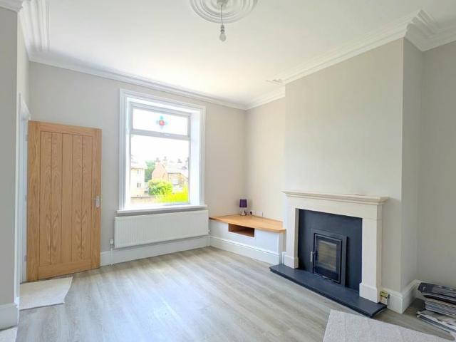 House for rent in Thornhills, Brighouse
