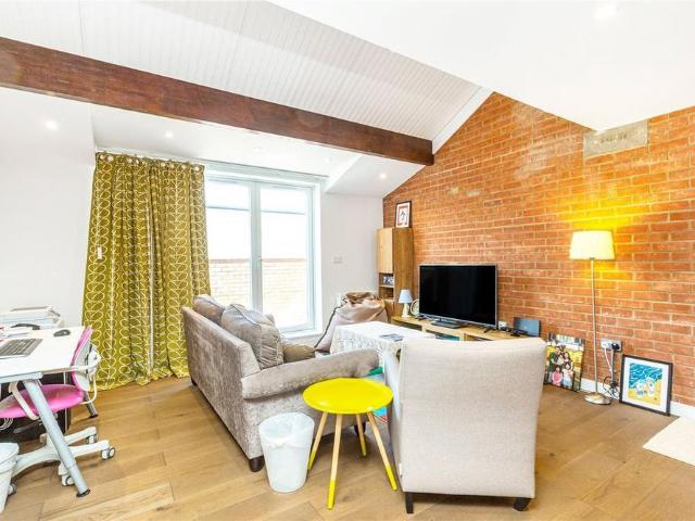 House for rent in London Borough of Merton, Merton Park