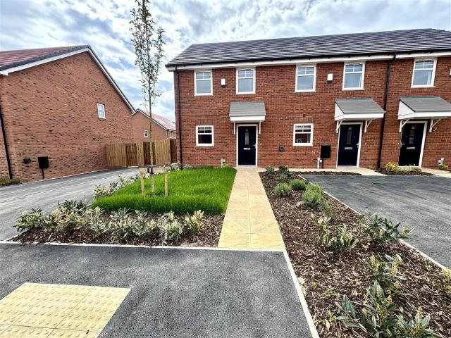 House for rent in Keresley Green, Keresley