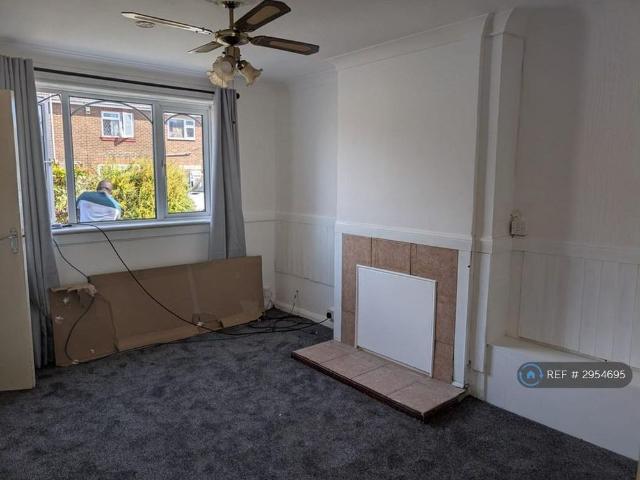 House for rent in Spring Park, Luton