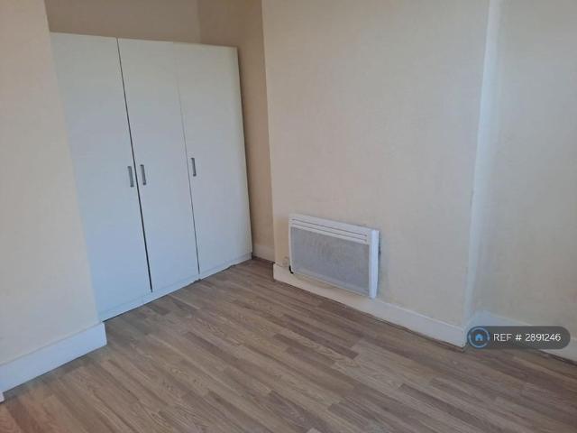 House for rent in Spring Park, Luton