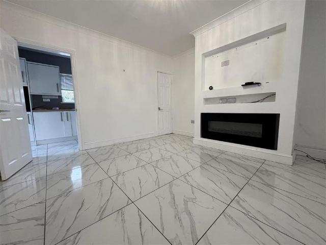 House for rent in Pengam Green, Falcon Lodge