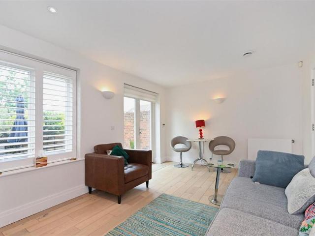 House for rent in Chichester, Littlecote