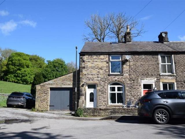 House for rent in Charlesworth, East Midlands