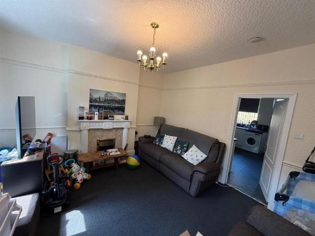 House for rent in Smallbridge, Burnedge