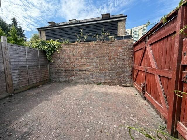 House for rent in London Borough of Croydon, Greater London