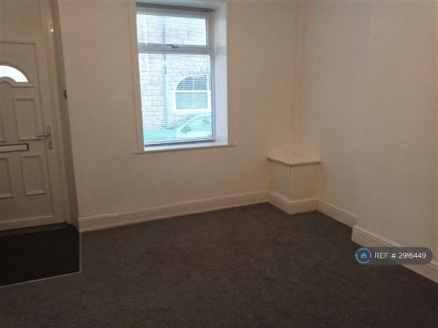 House for rent in Little Moor End, Backburn