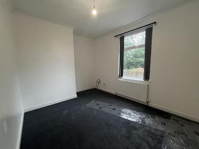 House for rent in Lower Wyke, West Yorkshire