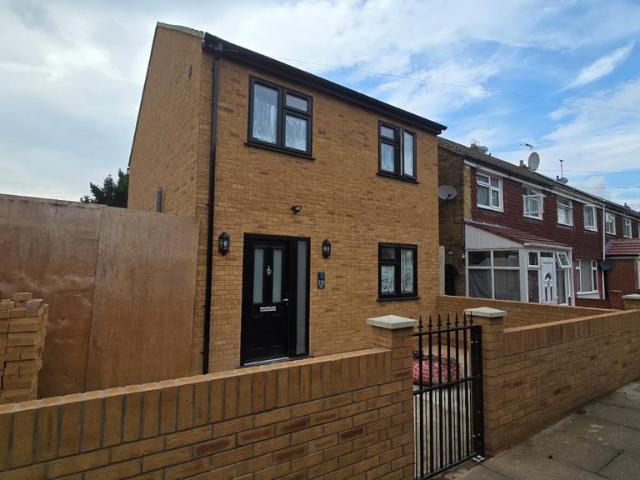 House for rent in Barkingside, Fairlop