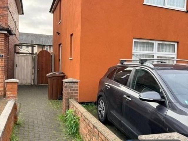 House for rent in Becontree, Greater London