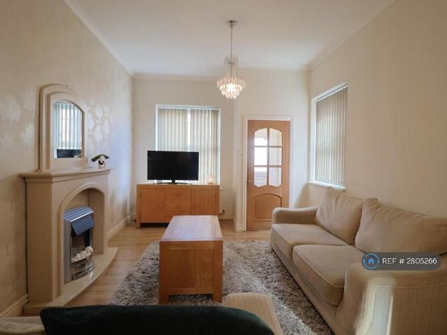 House for rent in Guide Bridge, Greenheys
