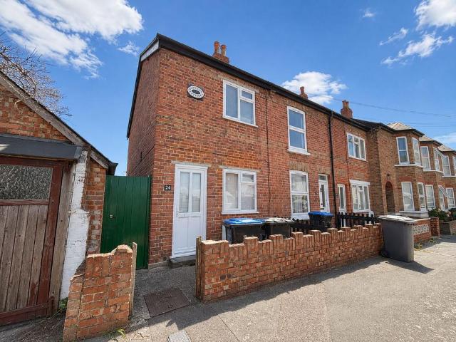 House for rent in Egham Hythe, Row Town