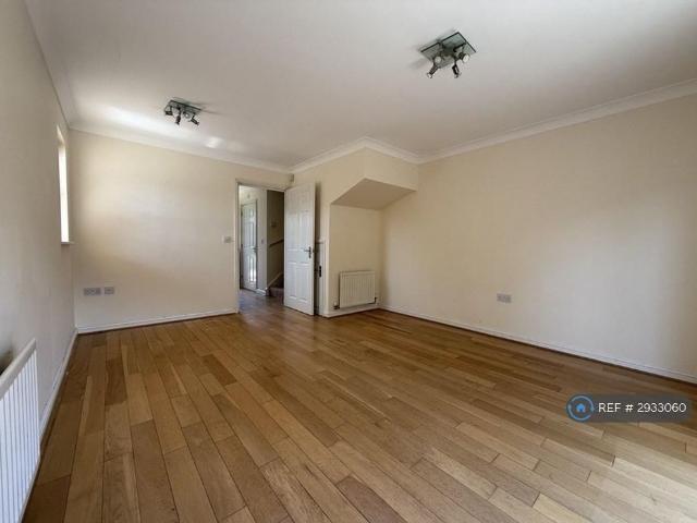 House for rent in Seven Kings, Greater London