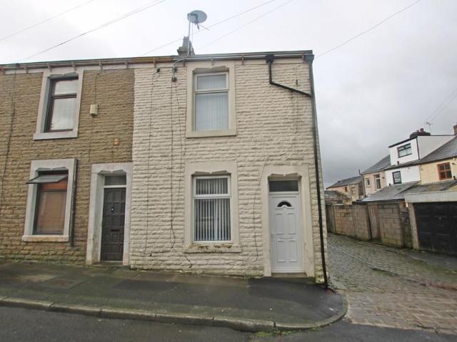 House for rent in Little Moor End, Backburn