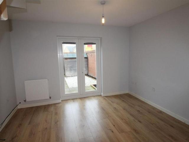 House for rent in Great Western Park North, Berrick Salome