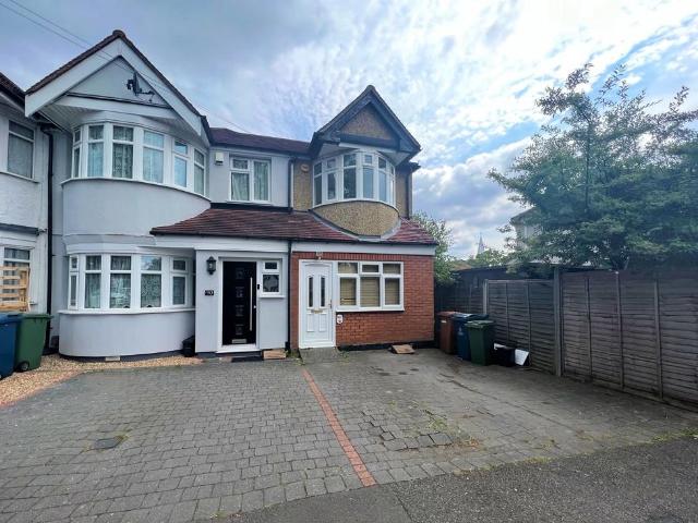 House for rent in Lane, Greater London