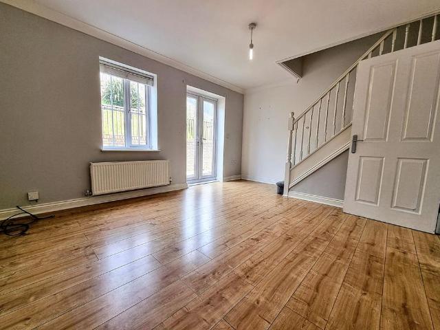 House for rent in Tonyrefail, Coedely