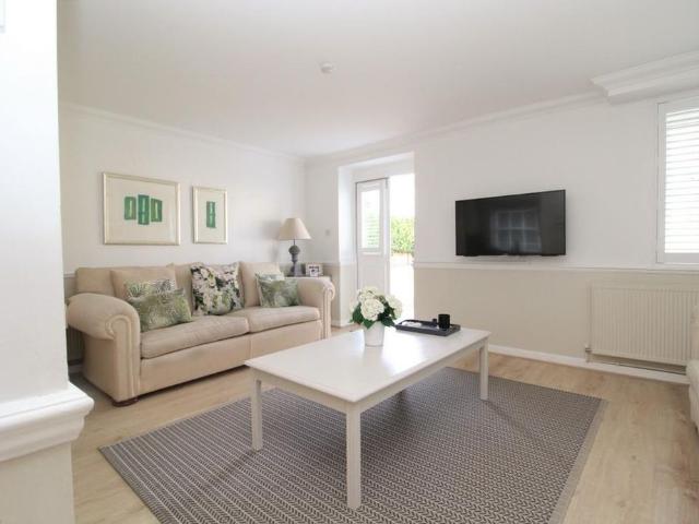 House for rent in Navestock Side, Essex
